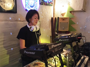 DJイベントの写真