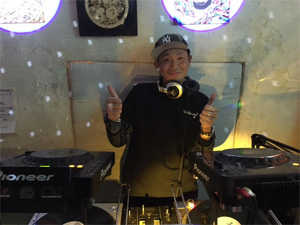 DJイベントの写真
